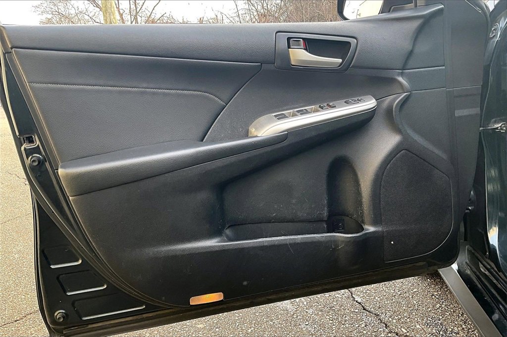 Used 2013 Toyota Camry SE image 14