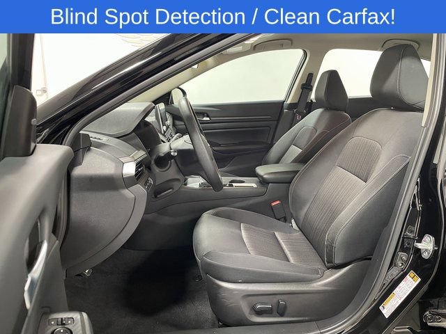 Used 2025 Nissan Altima 2.5 SV FWD image 11