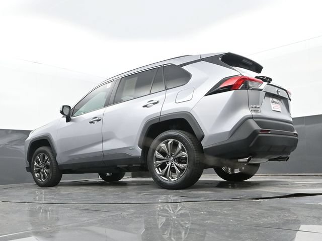 Used 2022 Toyota RAV4 XLE Premium AWD/4WD image 27