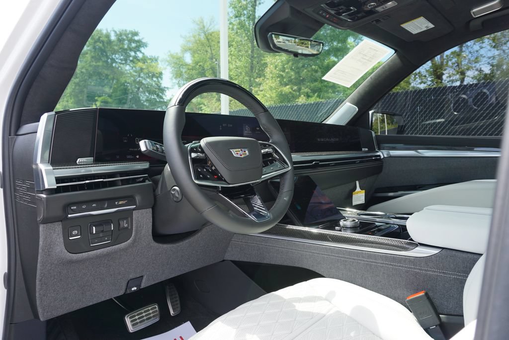 Used 2025 Cadillac Escalade ESV V AWD/4WD image 21