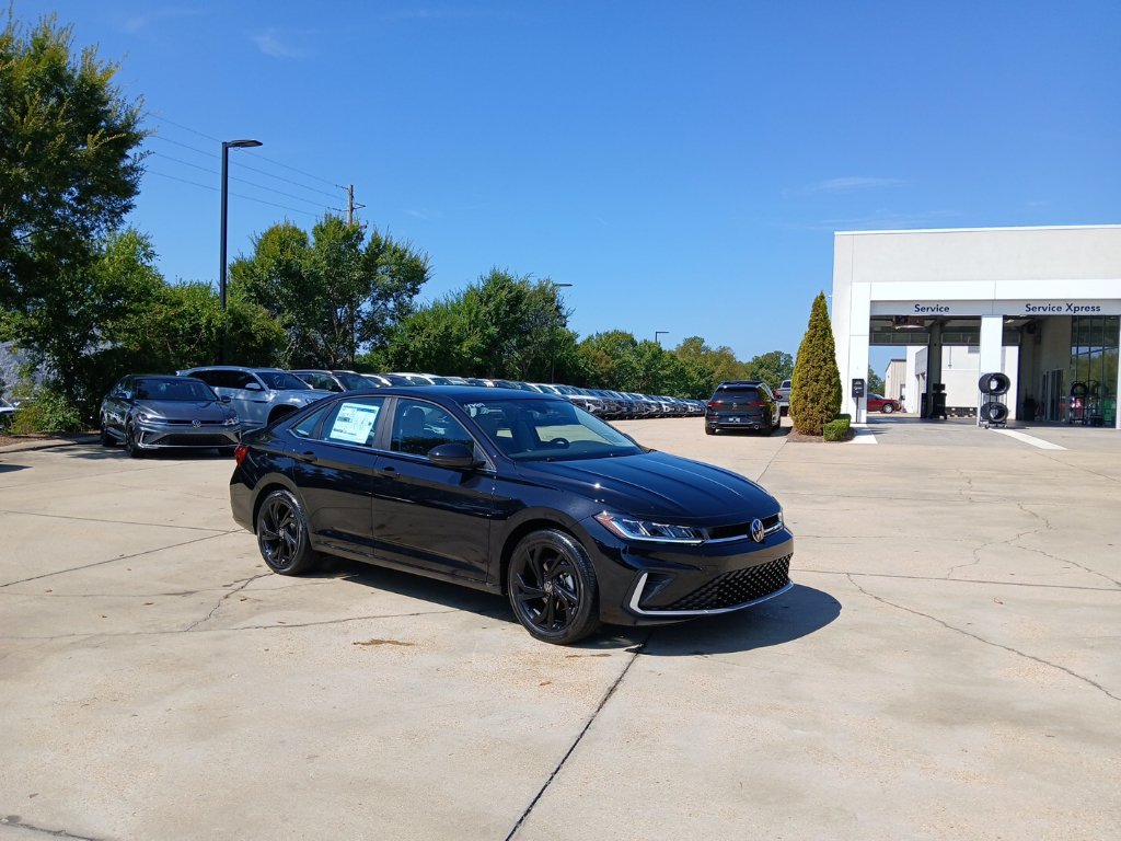 New 2027 Volkswagen Jetta SE