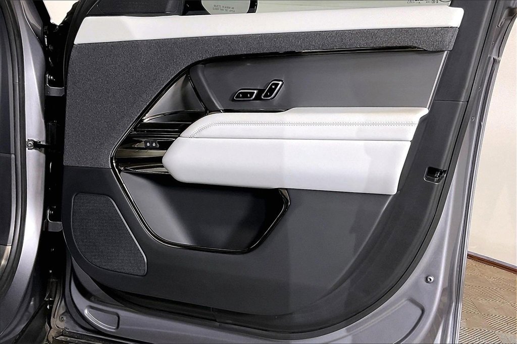 Used 2023 Land Rover Range Rover Sport SE image 23
