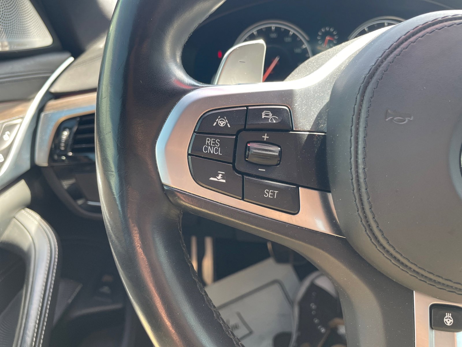 Used 2018 BMW M550i xDrive image 17