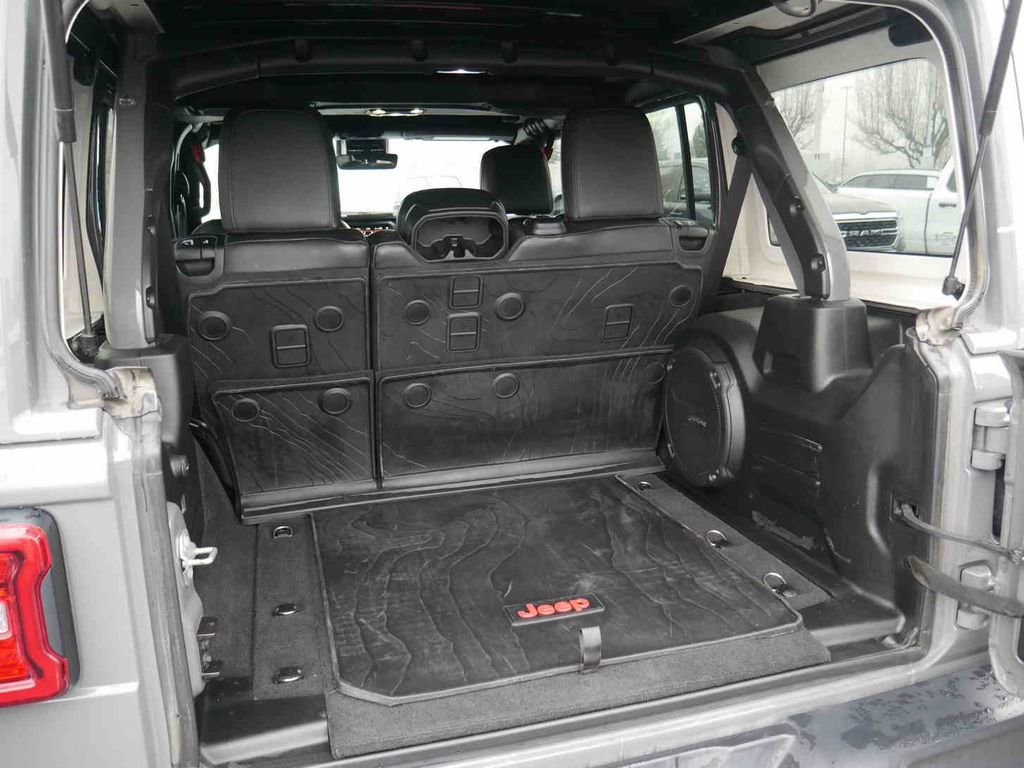 Used 2021 Jeep Wrangler Unlimited Rubicon image 9