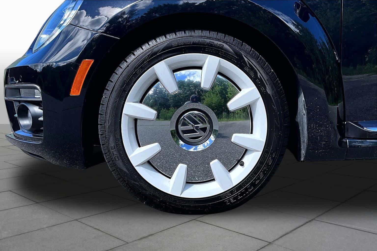 Used 2019 Volkswagen Beetle 2.0T Final Edition SEL FWD image 10