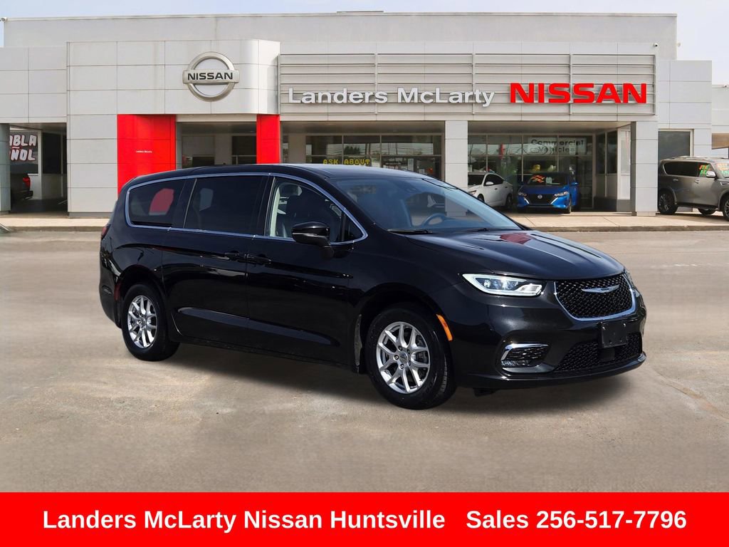 Used 2023 Chrysler Pacifica Touring-L