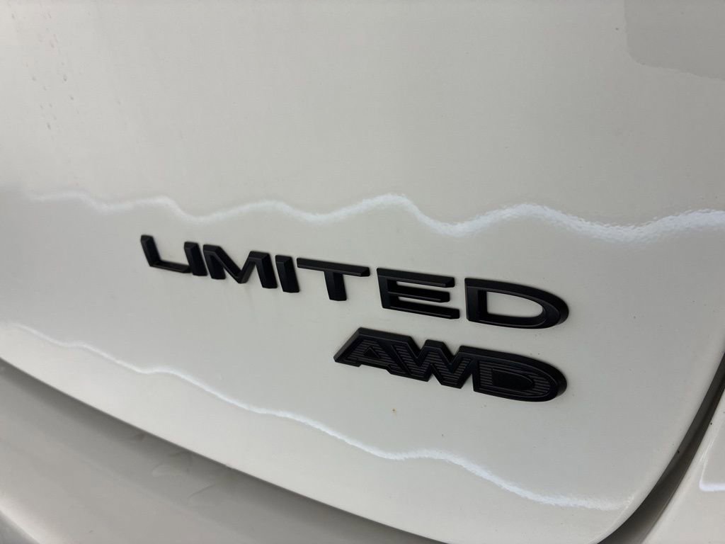 Used 2021 Chrysler Pacifica Limited w/ S Appearance Package AWD/4WD image 36