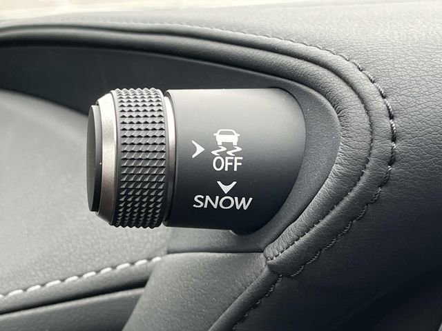 Used 2023 Lexus LS 500 w/ Accessory Package (Z2) image 43