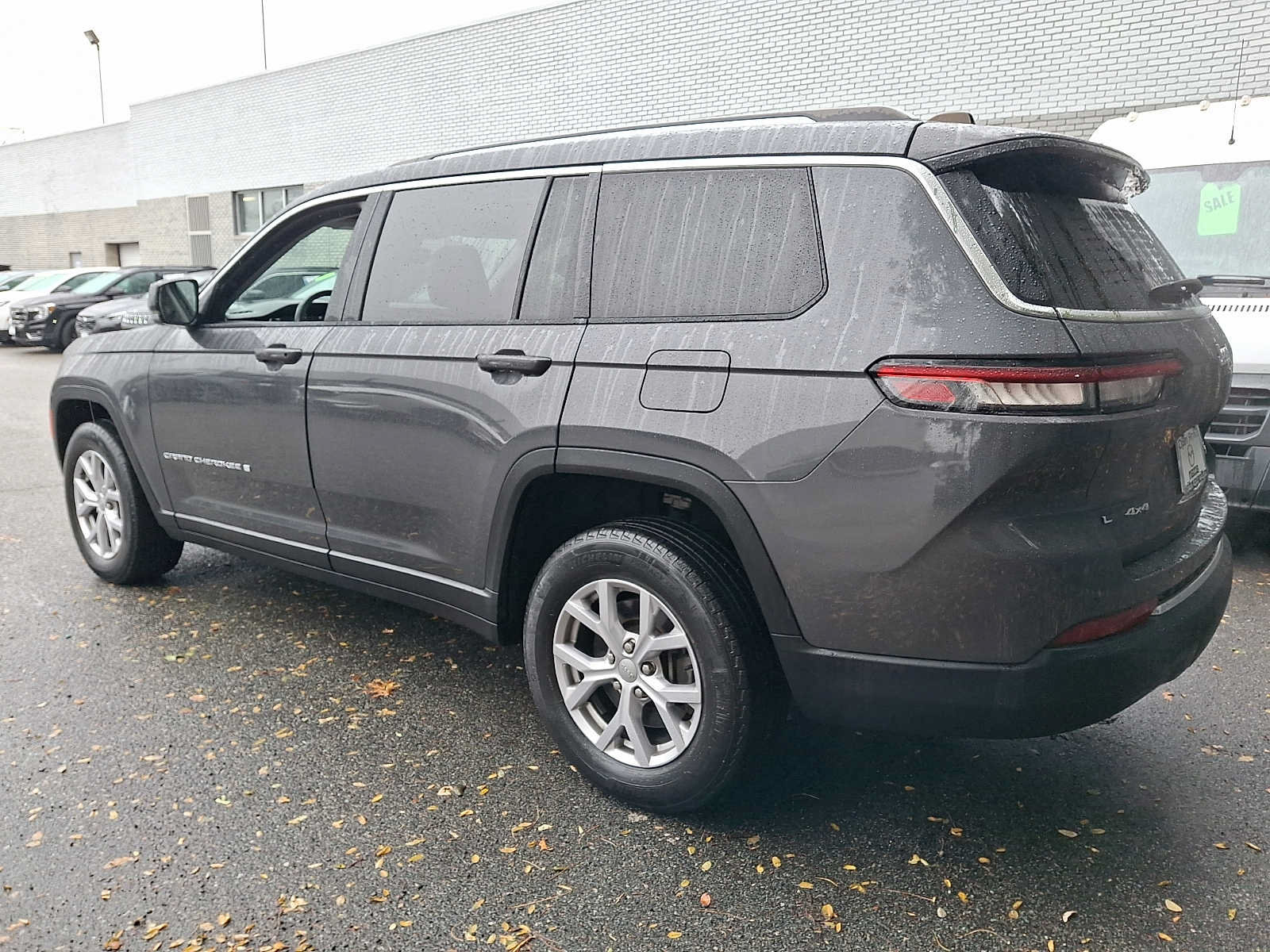Used 2022 Jeep Grand Cherokee L Limited AWD/4WD image 5