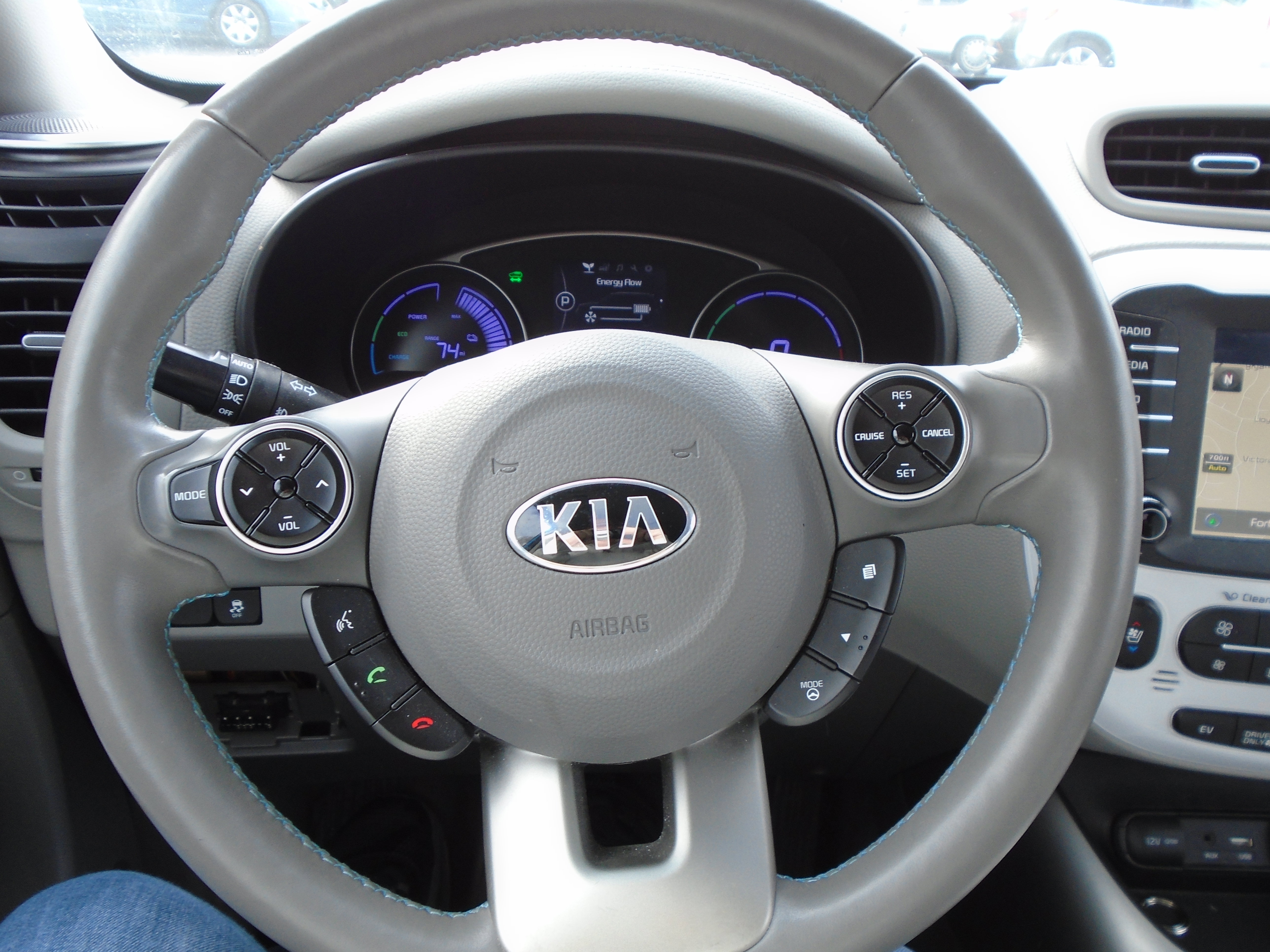 Used 2016 Kia Soul EV + image 14