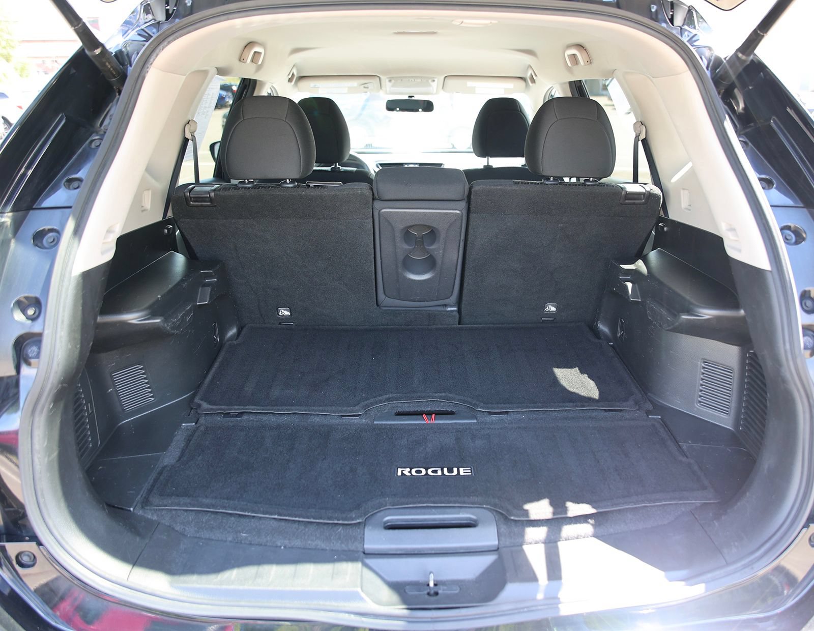 Used 2018 Nissan Rogue SV AWD/4WD image 13