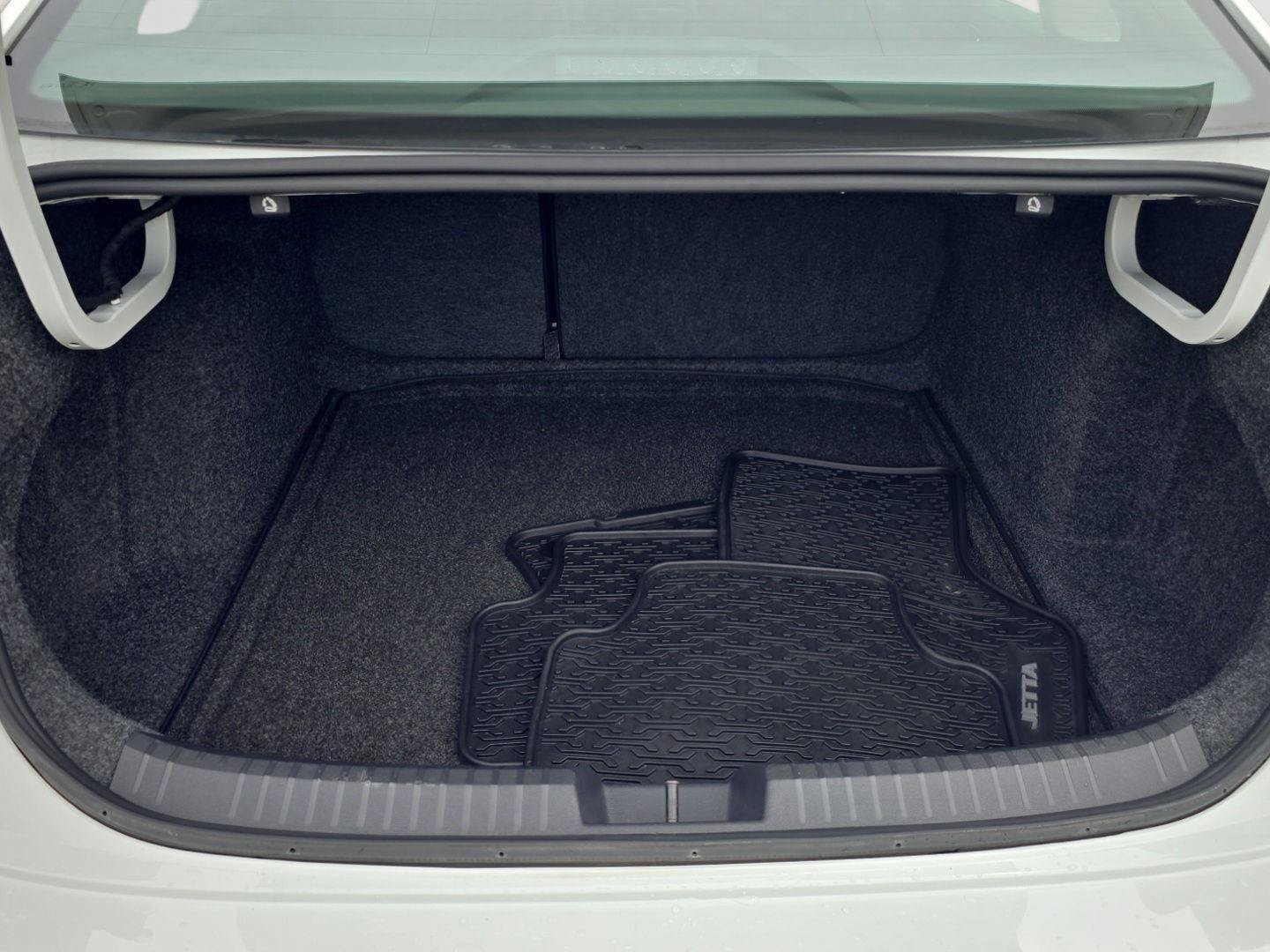 Certified 2024 Volkswagen Jetta S FWD image 10