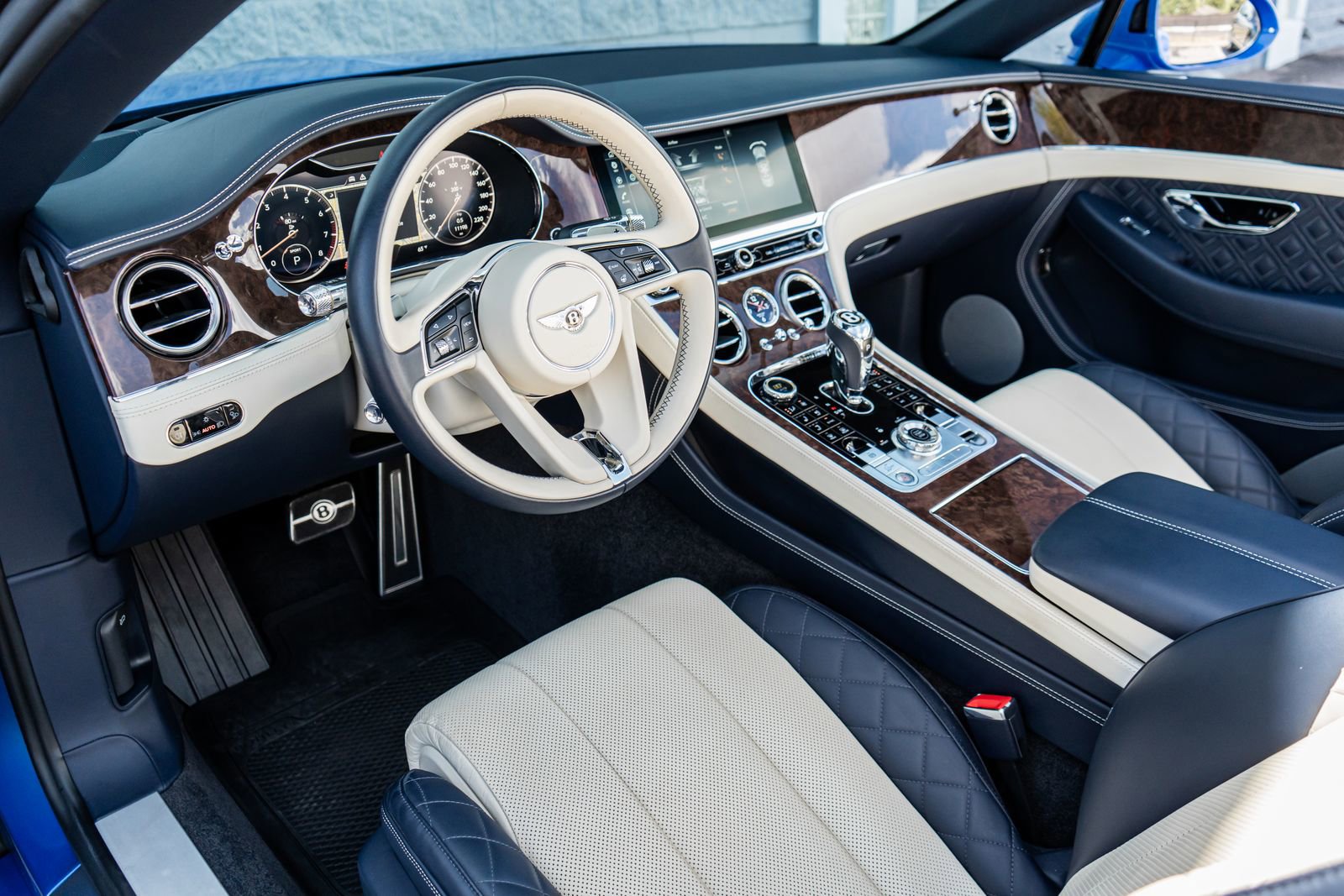 Used 2020 Bentley Continental GT AWD/4WD image 30