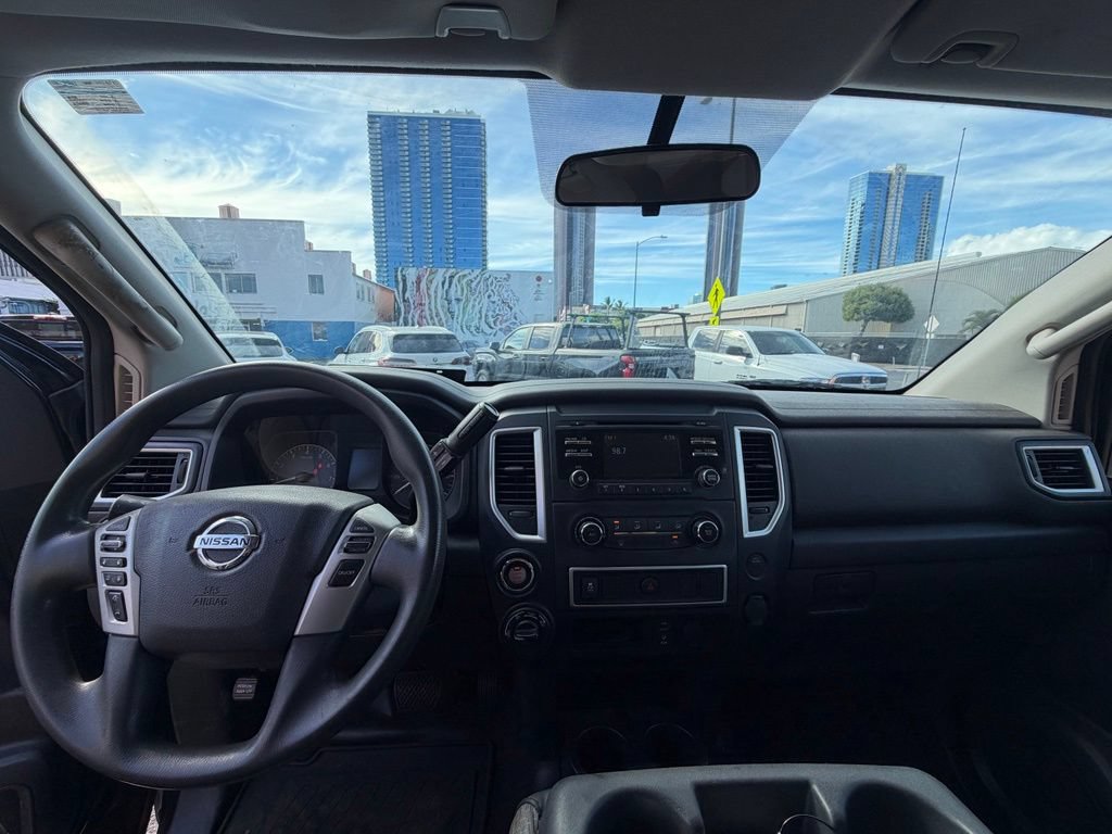 Used 2017 Nissan Titan S AWD/4WD image 14