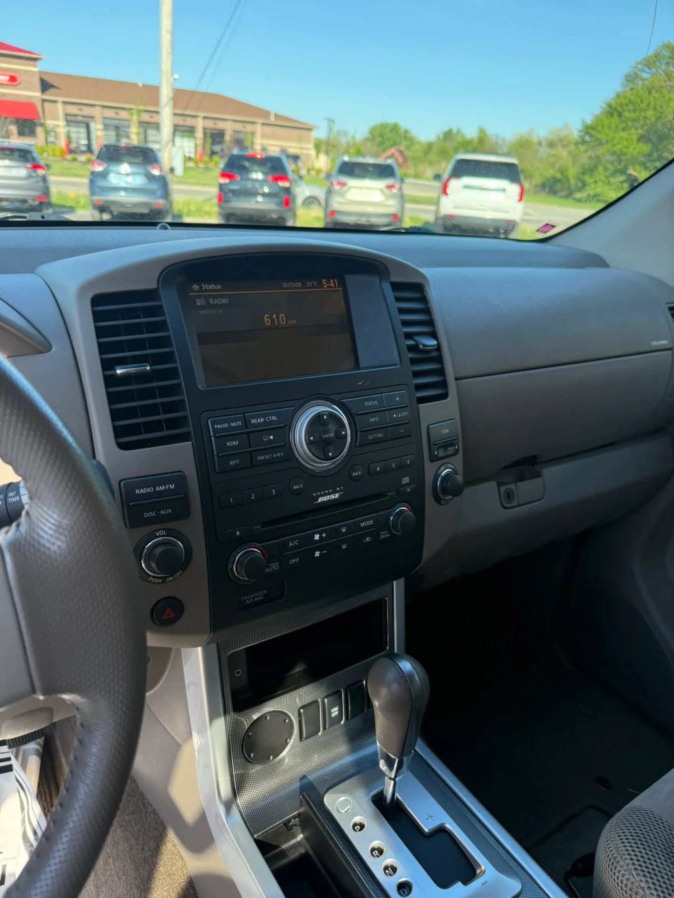 Used 2010 Nissan Pathfinder SE w/ SE Premium Journey Pkg RWD image 12