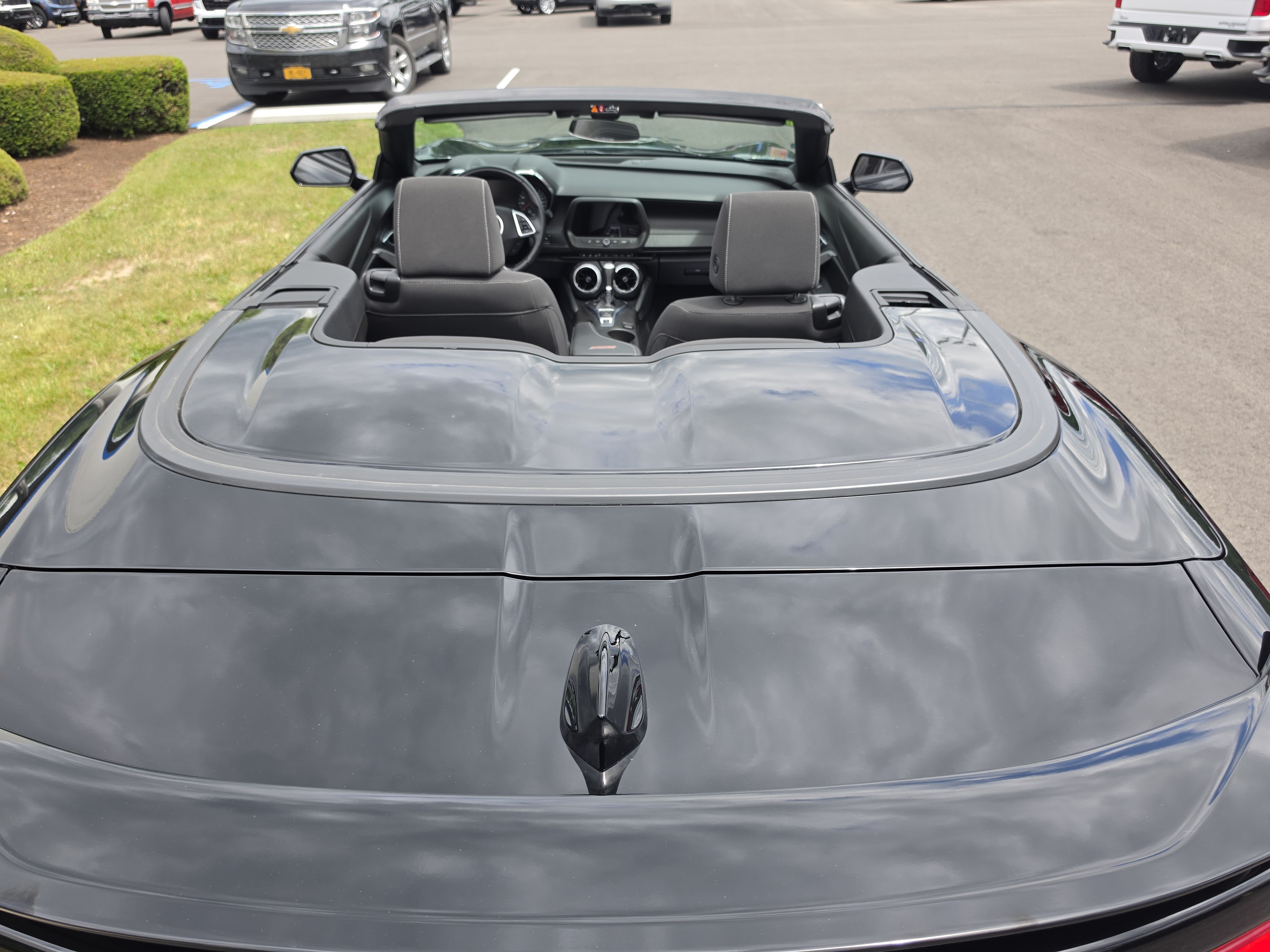 Used 2018 Chevrolet Camaro SS RWD image 5