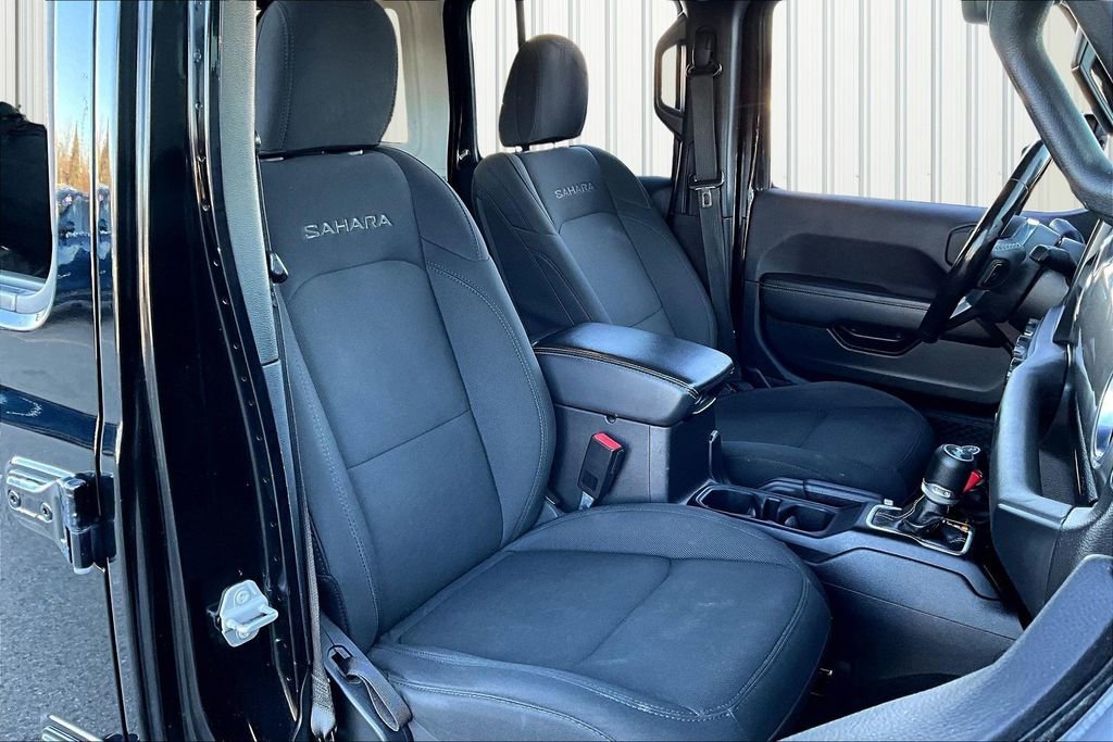 Used 2021 Jeep Wrangler Unlimited Sahara w/ Uconnect 4C Nav & Sound Group image 28