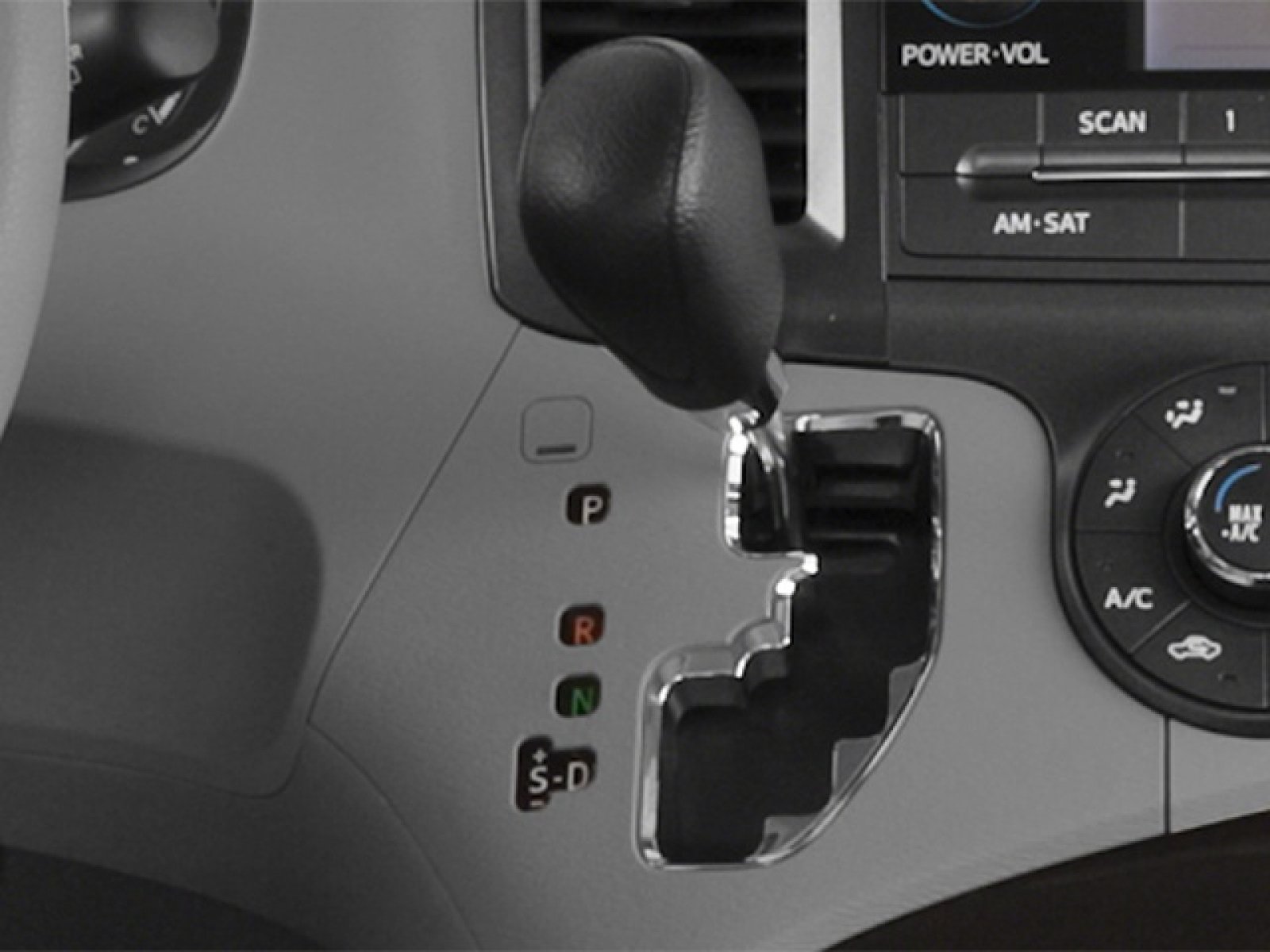 Used 2014 Toyota Sienna SE FWD image 11