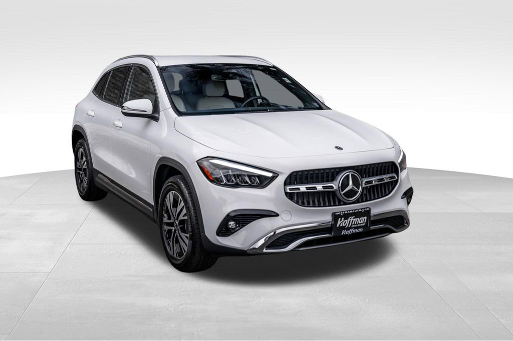 Used 2025 Mercedes-Benz GLA 250 4MATIC image 1