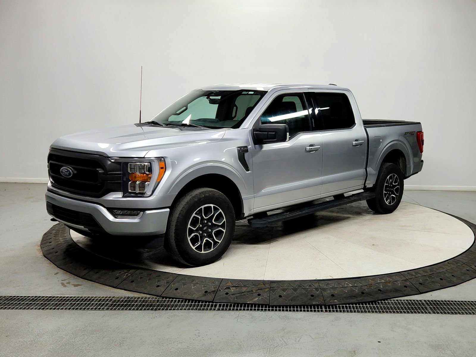 Used 2023 Ford F150 XLT w/ Equipment Group 302A High image 3