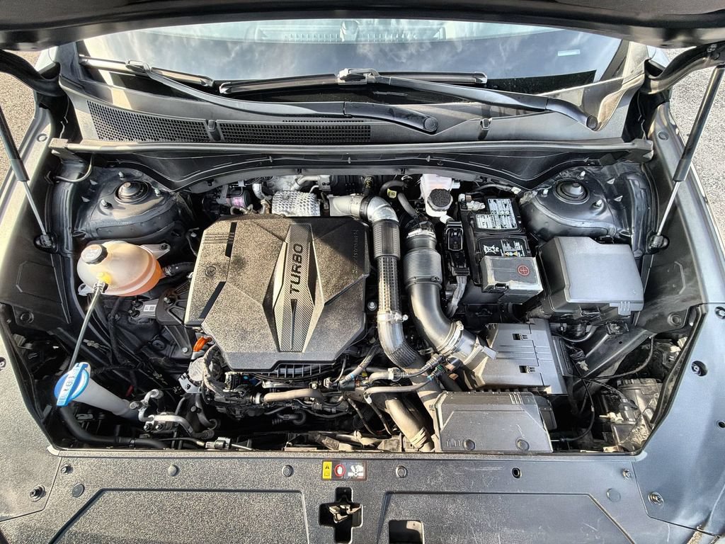 Used 2021 Hyundai Santa Fe Limited AWD/4WD image 18