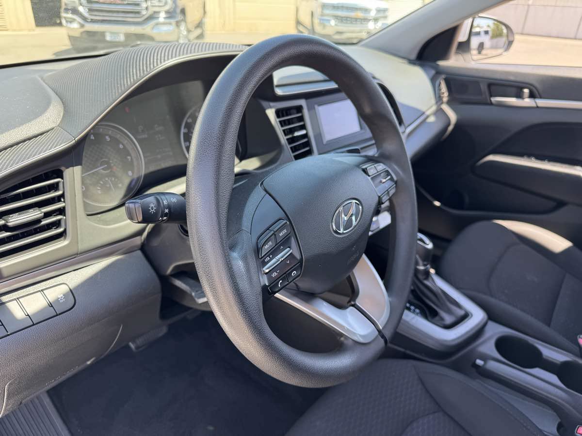 Used 2019 Hyundai Elantra SE w/ Cargo Package FWD image 22