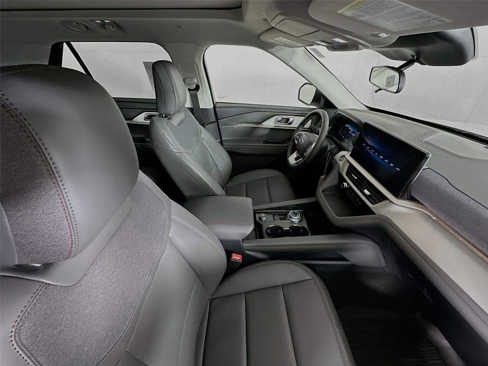 New 2026 Ford Explorer Active w/ Active Comfort Package image 30