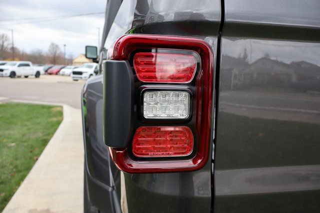 New 2025 Jeep Gladiator Sport AWD/4WD image 30
