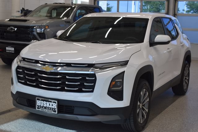 Used 2025 Chevrolet Equinox LT AWD/4WD image 9