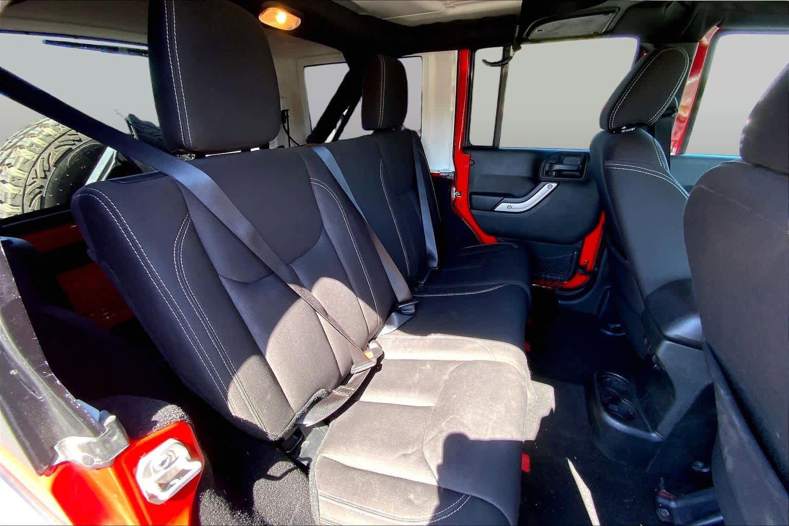 Used 2017 Jeep Wrangler Unlimited Rubicon AWD/4WD image 18