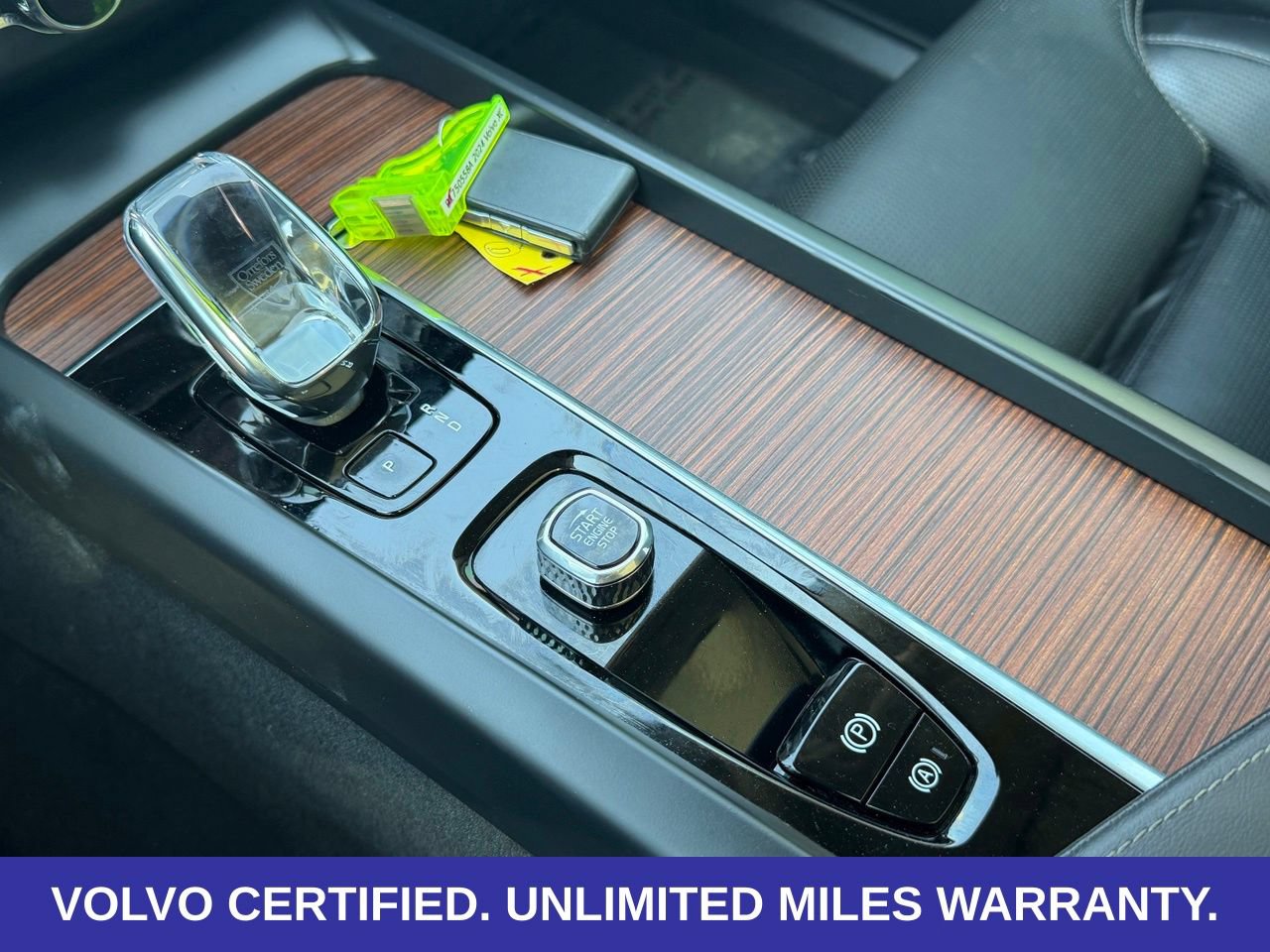 Certified 2024 Volvo XC60 T8 Ultimate w/ Protection Package Premier AWD/4WD image 22