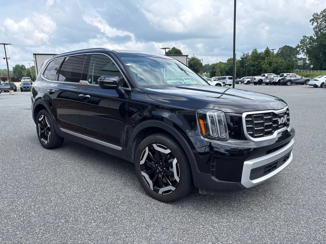Used 2025 Kia Telluride S FWD image 11