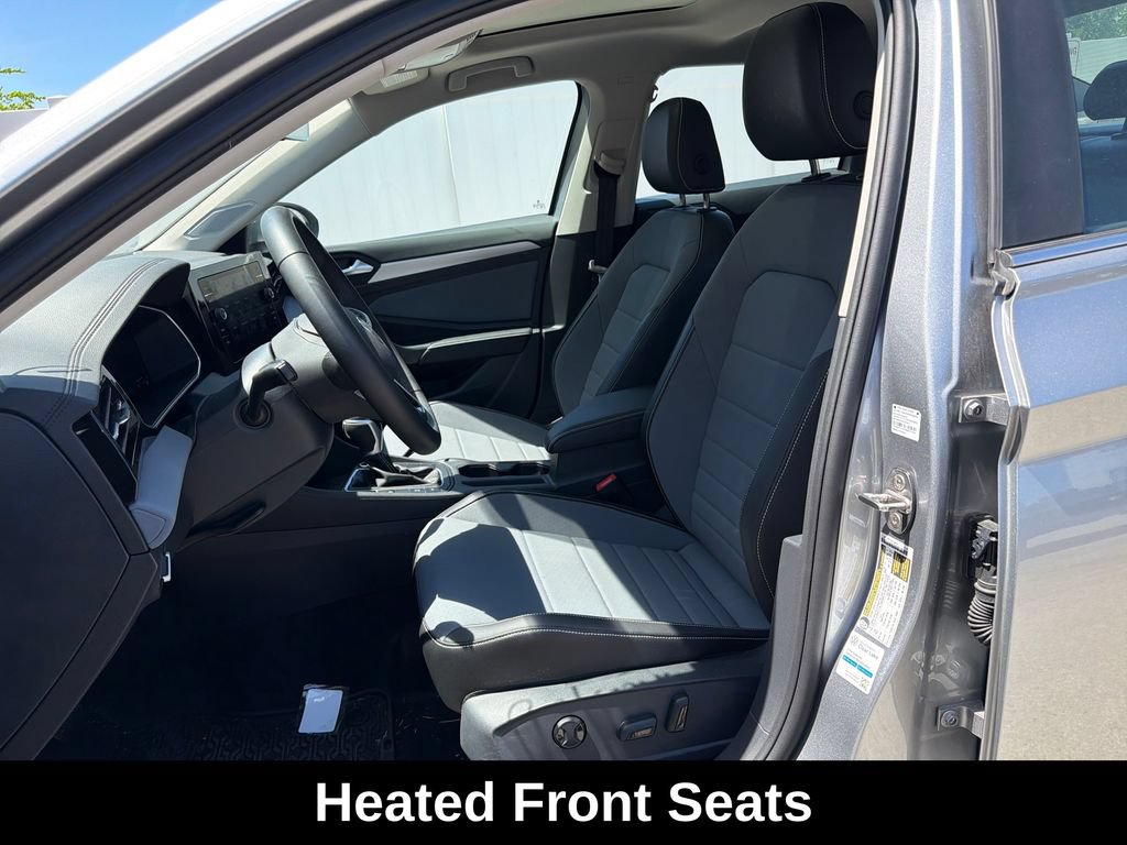 Used 2025 Volkswagen Jetta SE w/ Sunroof Package FWD image 19