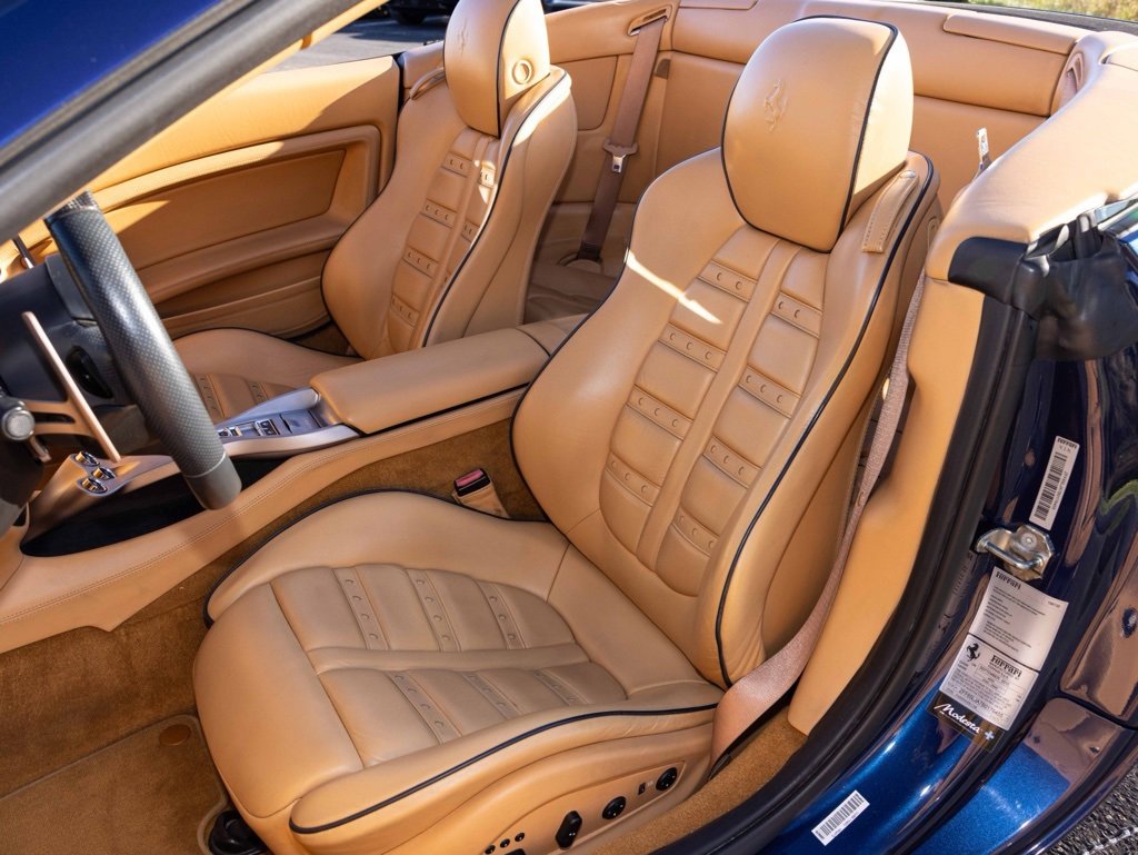 Used 2011 Ferrari California image 3