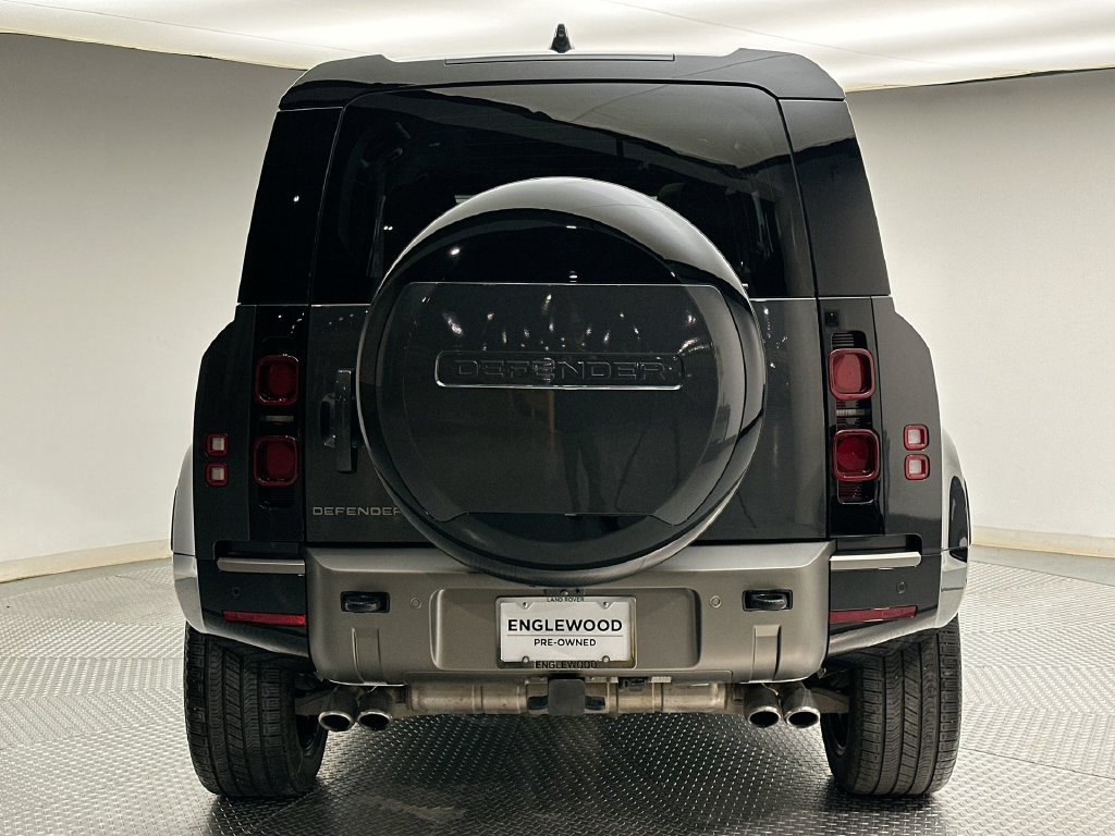 Used 2025 Land Rover Defender 110 X-Dynamic SE AWD/4WD image 12