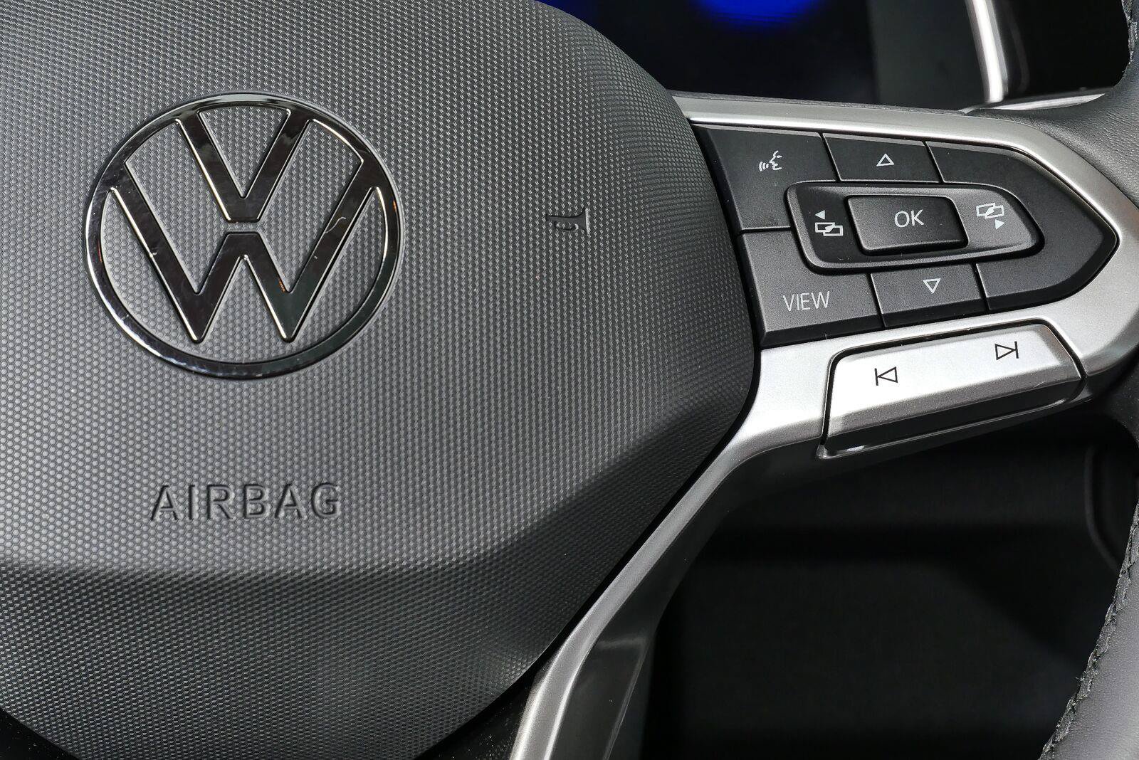 Used 2024 Volkswagen Jetta SE w/ Panoramic Sunroof Package FWD image 10