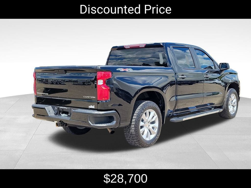 Used 2020 Chevrolet Silverado 1500 Custom w/ Custom Value Package AWD/4WD image 3