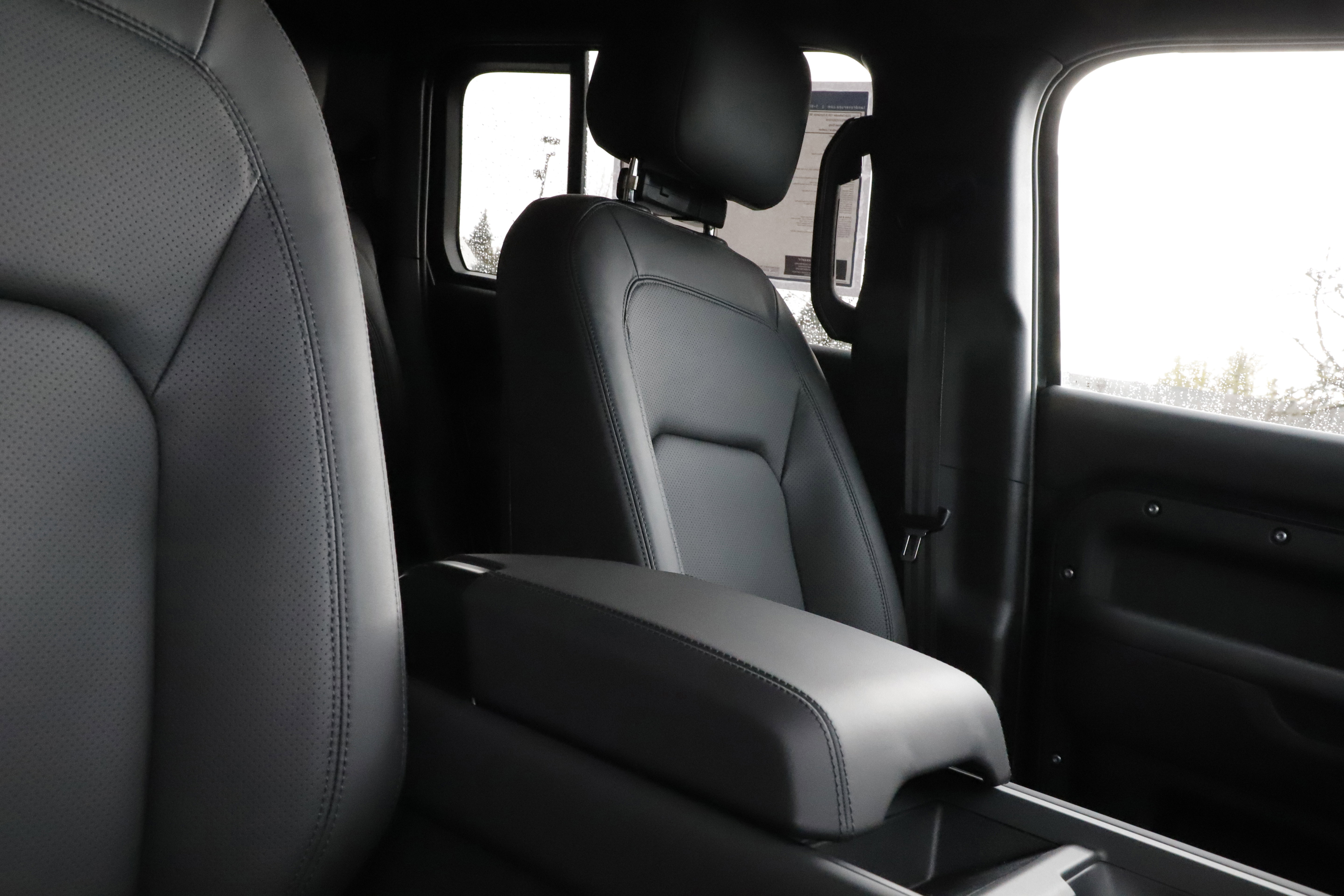 New 2026 Land Rover Defender 130 X-Dynamic SE AWD/4WD image 12