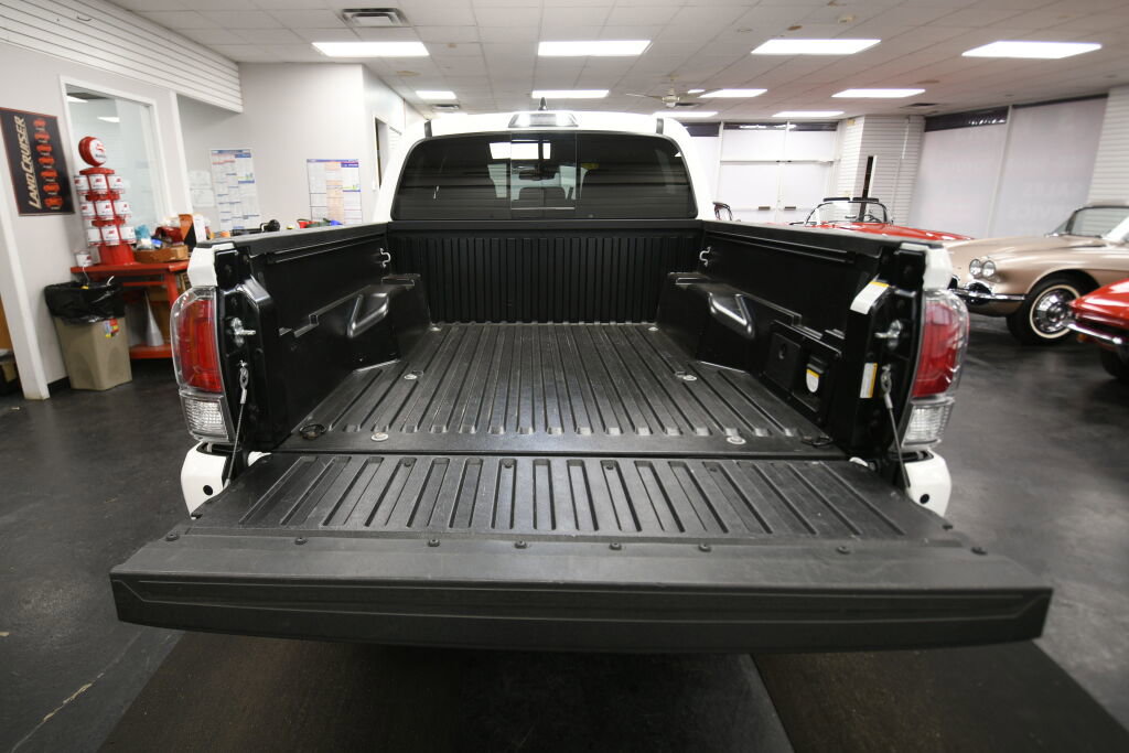 Used 2023 Toyota Tacoma TRD Sport w/ Advanced Technology Package AWD/4WD image 22