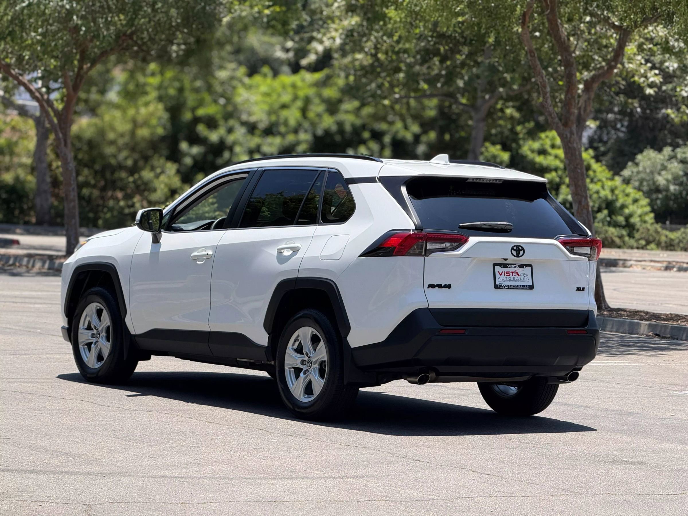 Used 2019 Toyota RAV4 XLE image 5