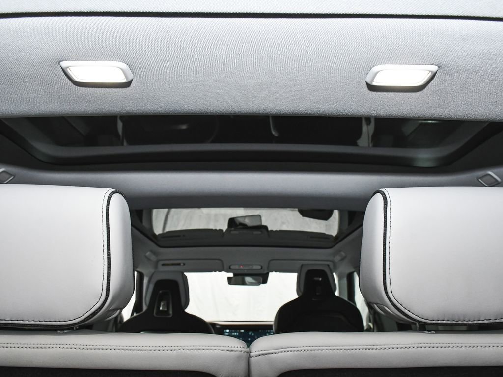 Used 2025 Rivian R1S Adventure image 77