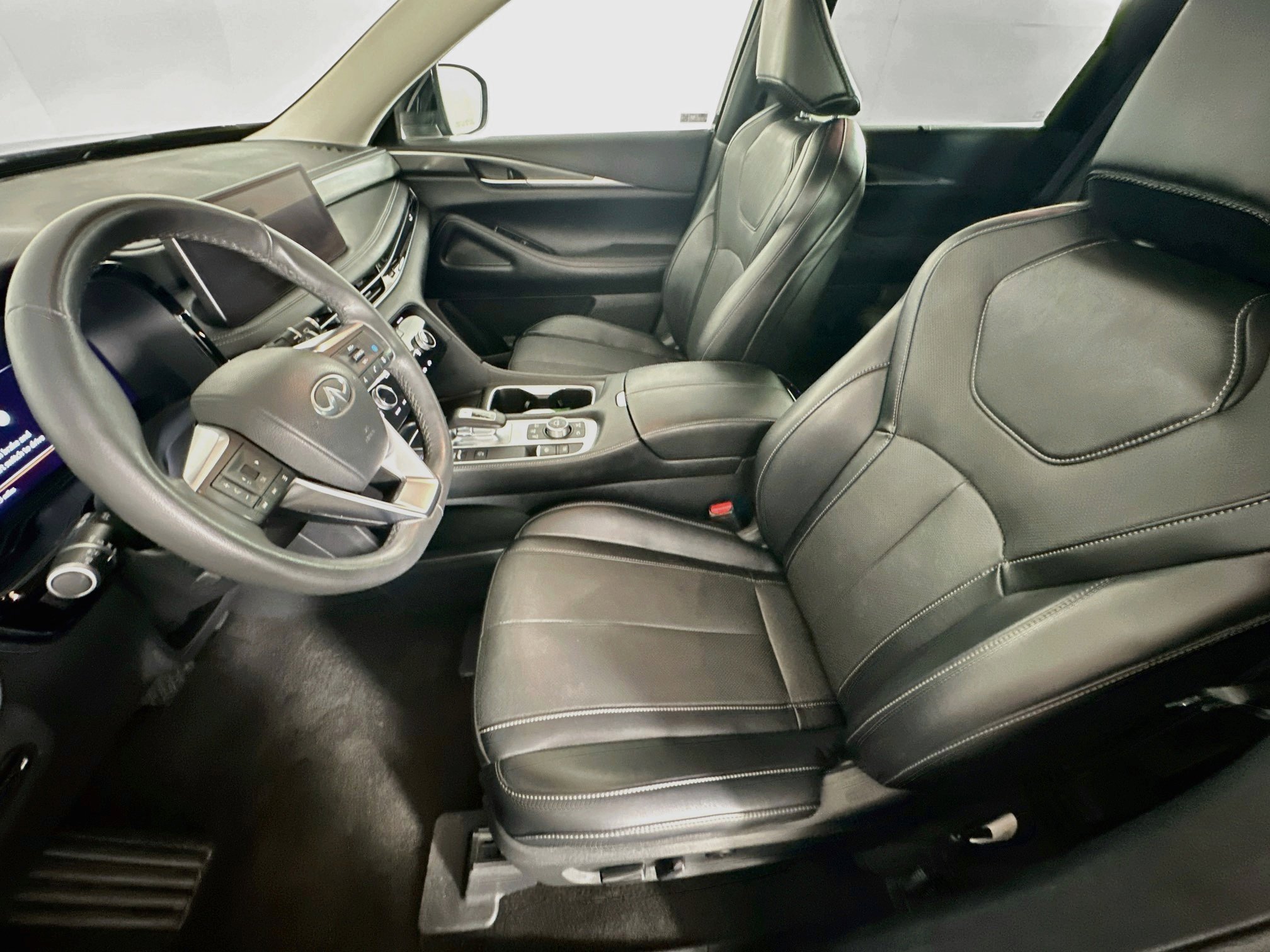 Used 2023 INFINITI QX60 Luxe w/ Cargo Package AWD/4WD image 13