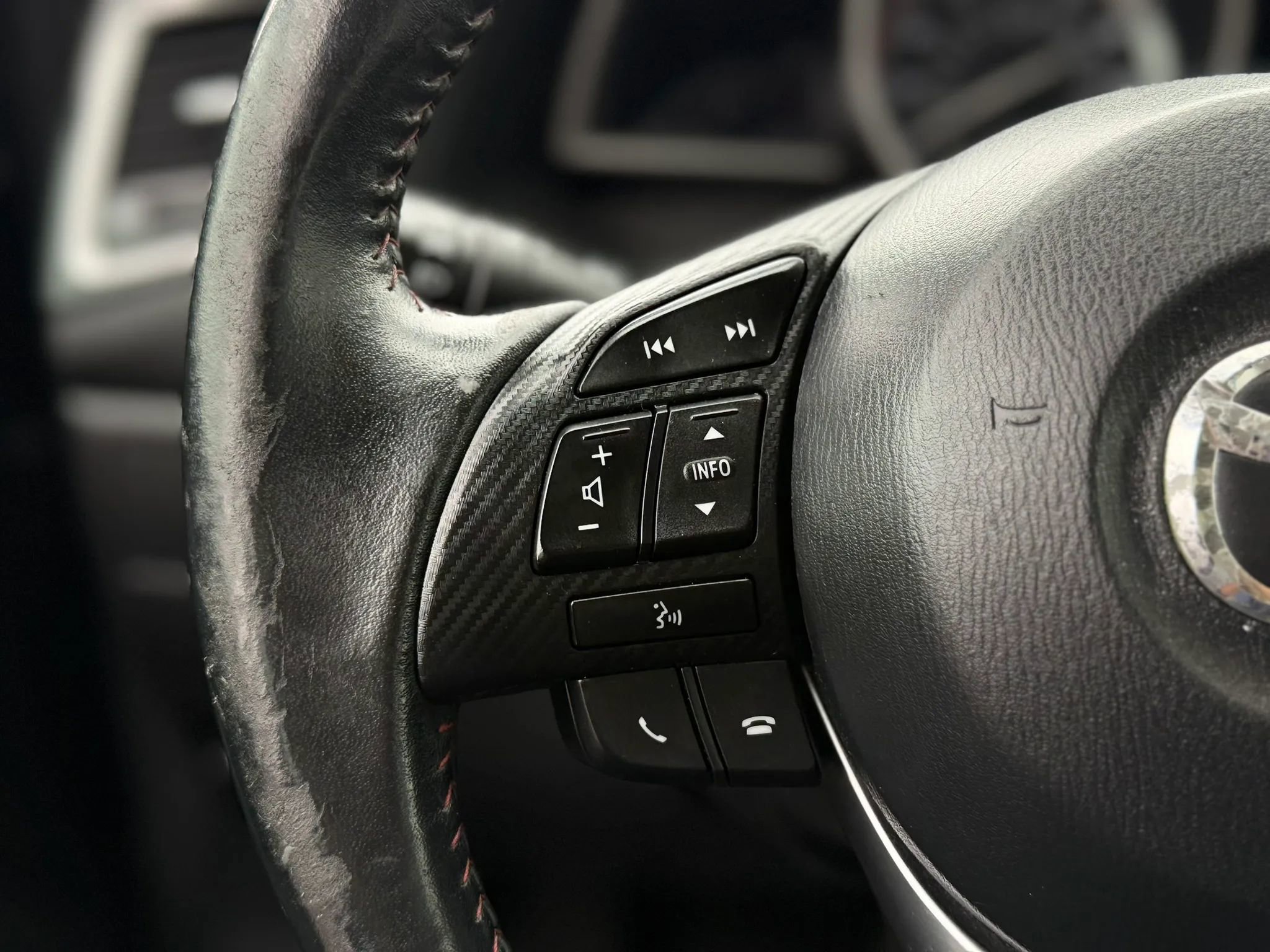 Used 2015 MAZDA MAZDA3 i Touring FWD image 27