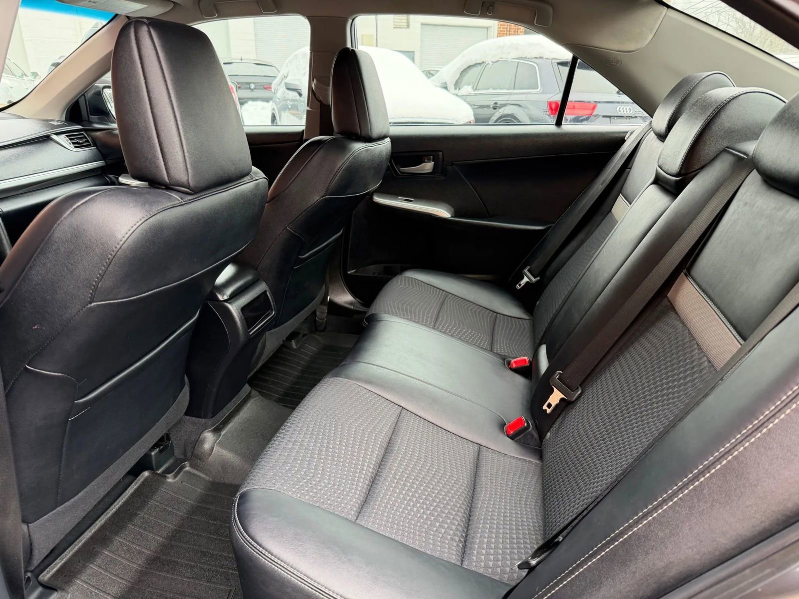 Used 2013 Toyota Camry L image 15