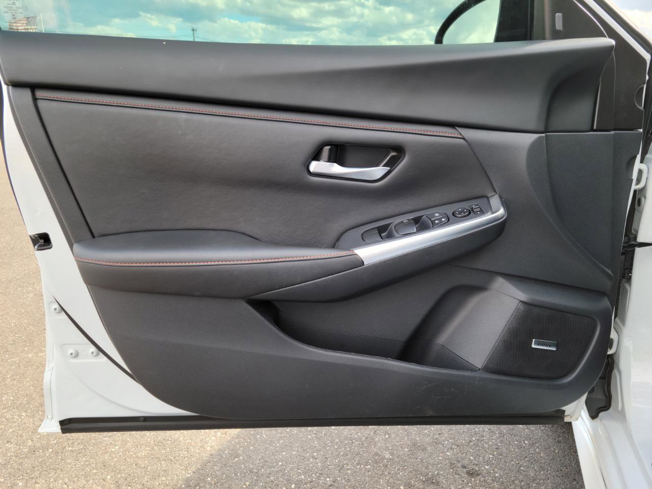 Used 2024 Nissan Sentra SR w/ SR Premium Package image 8