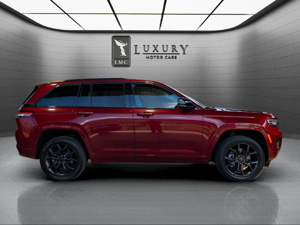 Used 2023 Jeep Grand Cherokee 30th Anniversary AWD/4WD image 9