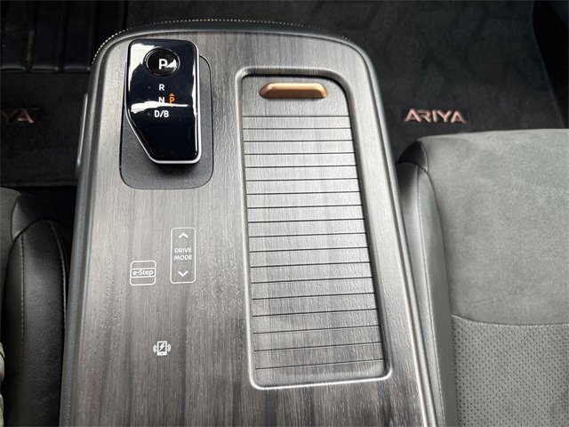 Used 2025 Nissan Ariya FWD image 24