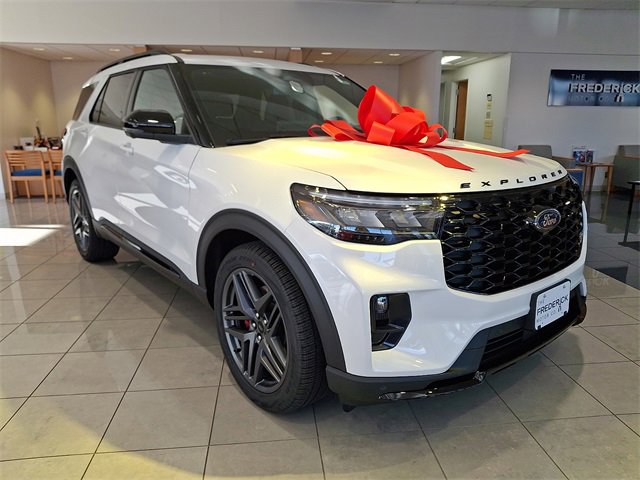 New 2026 Ford Explorer ST w/ Sun And Sound Package image 2