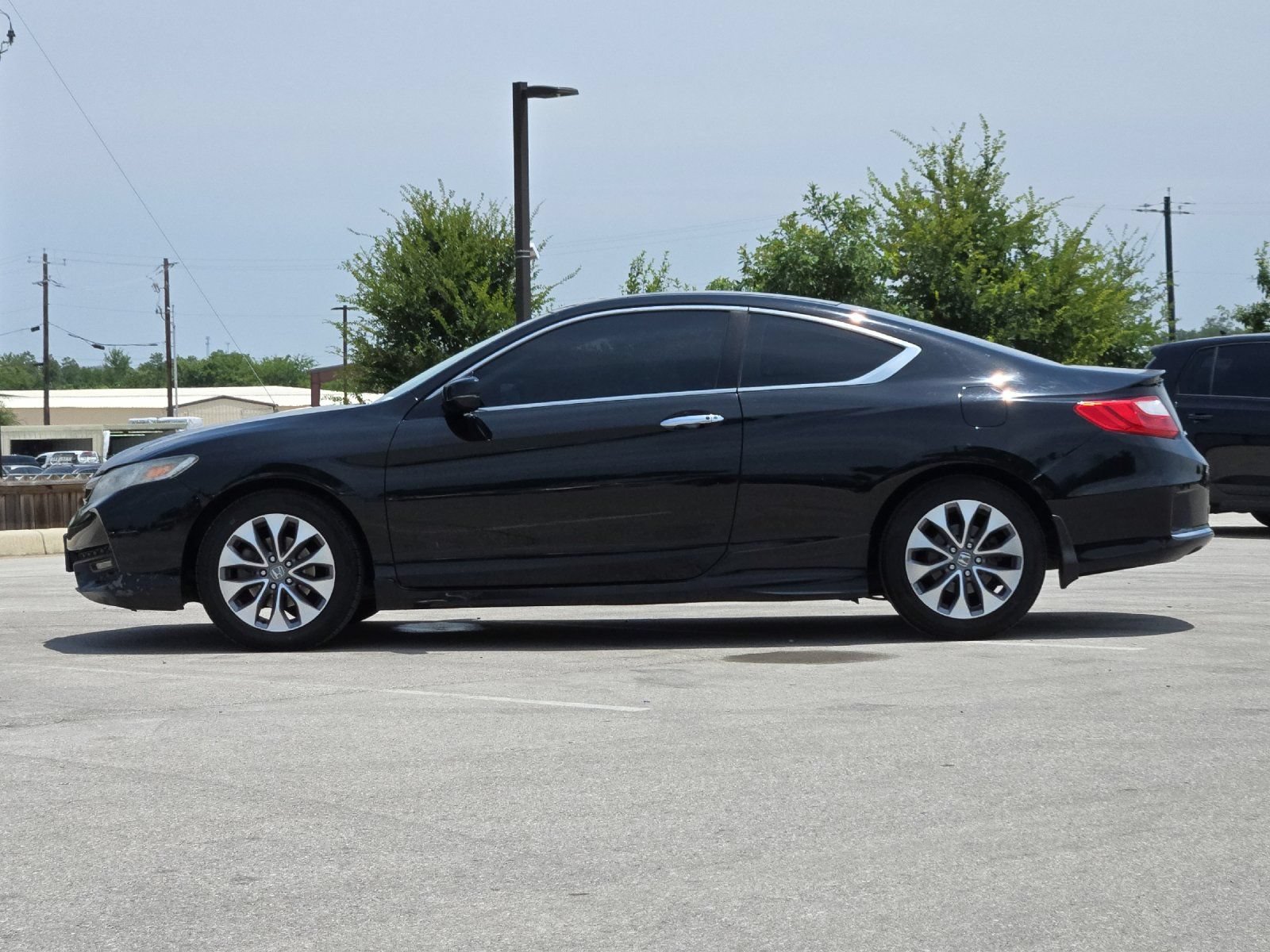 Used 2013 Honda Accord EX image 2