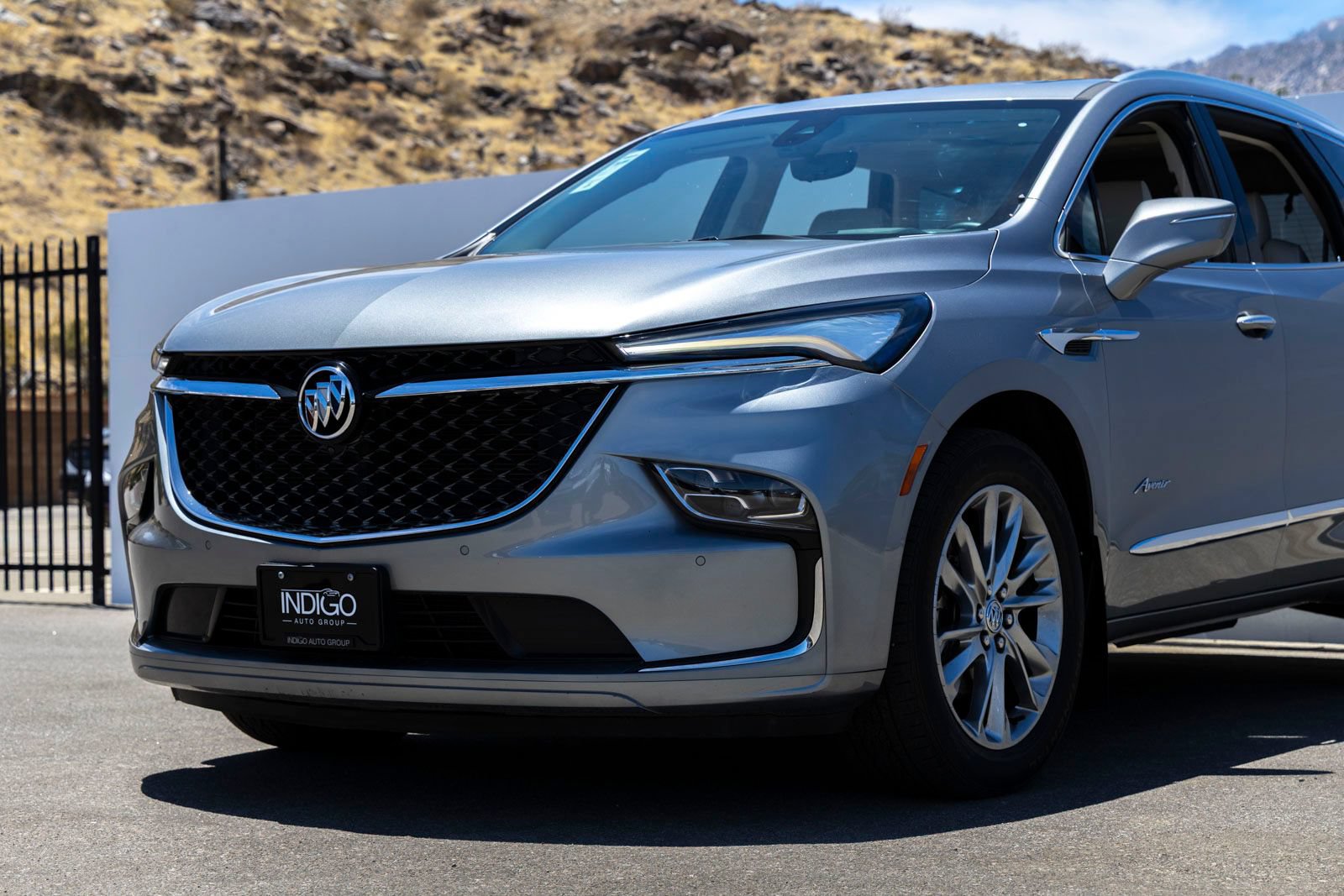 Used 2023 Buick Enclave Avenir w/ Avenir Technology Package AWD/4WD image 6